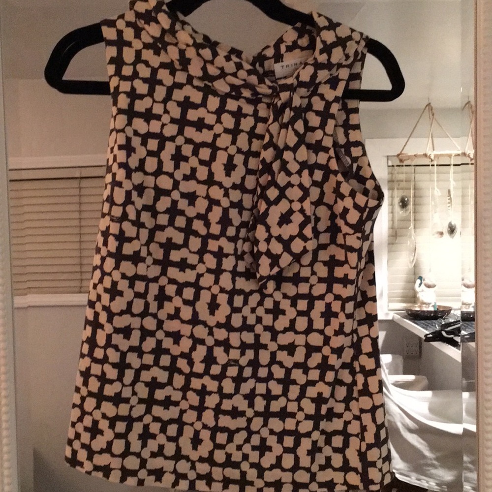 Trina Turk grey shell with front bow